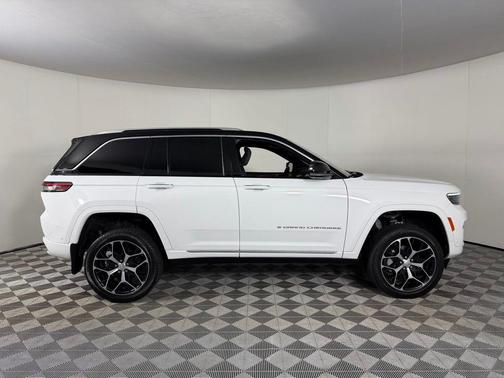 2023 Jeep Grand Cherokee Summit