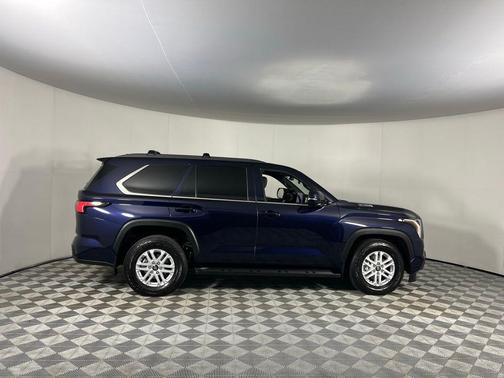 2025 Toyota Sequoia SR5