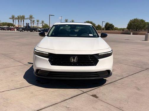 Platinum White 2025 Honda Accord SE