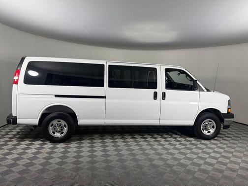 Summit White 2025 Chevrolet Express 3500 RWD 3500 Extended Wheelbase LT
