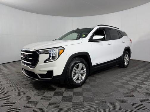 Summit White 2023 GMC Terrain SLE