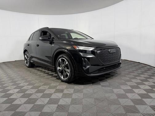 Mythos Black Metallic 2024 Audi Q4 e-tron Prestige 55 quattro
