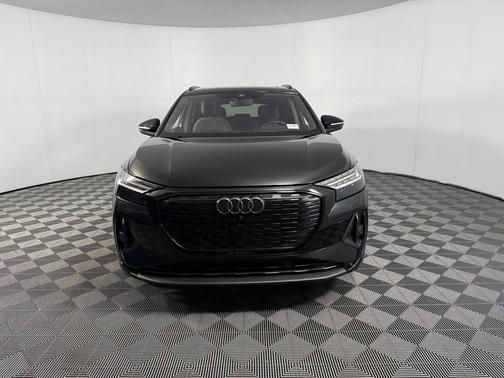 Mythos Black Metallic 2024 Audi Q4 e-tron Prestige 55 quattro