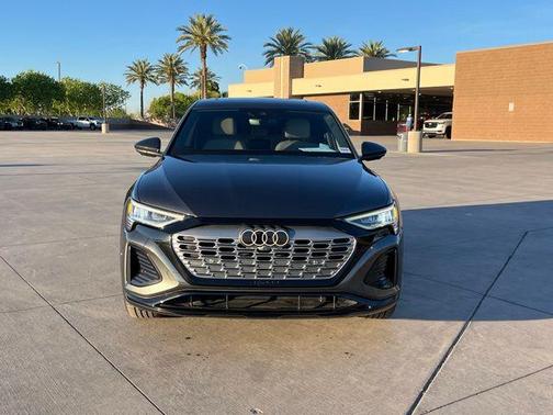 2024 Audi Q8 e-tron Premium Plus