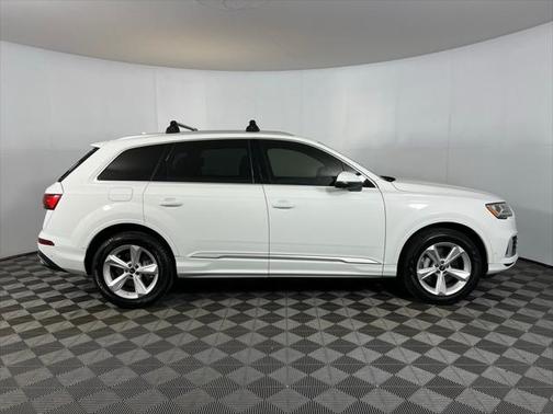 2023 Audi Q7 45 Premium Plus