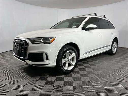 2023 Audi Q7 45 Premium Plus