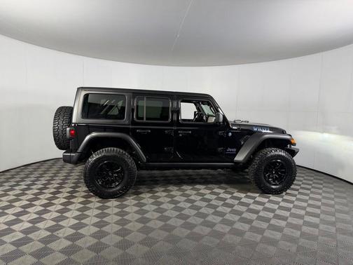 Black Clearcoat 2025 Jeep Wrangler 4xe Willys