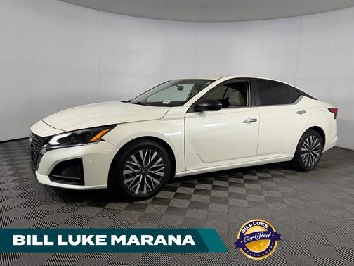 Pearl White Tricoat 2025 Nissan Altima 2.5 SV