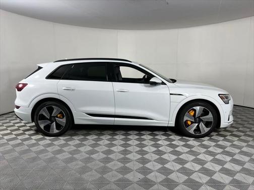 2023 Audi e-tron Premium Plus quattro