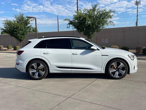 2023 Audi e-tron Premium Plus quattro