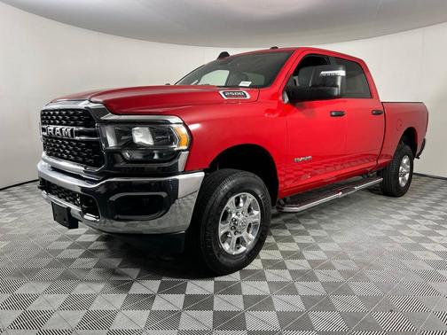 2024 RAM 2500 Big Horn Crew Cab 4x4 6'4' Box