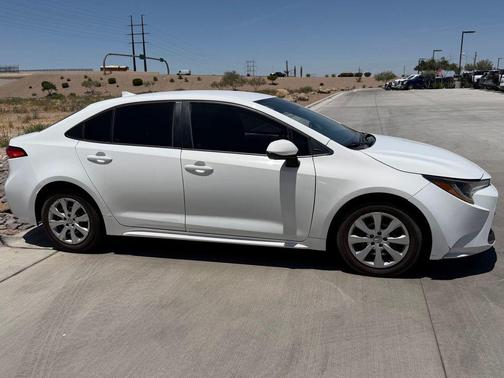 Super White 2020 Toyota Corolla LE