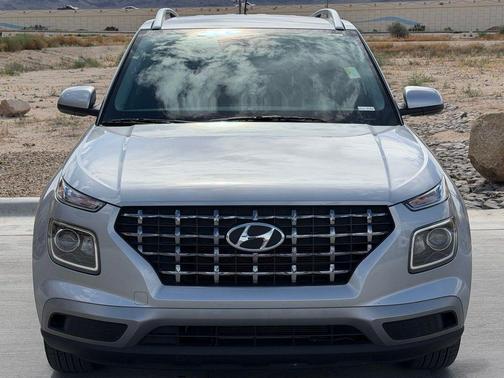 Shimmering Silver 2025 Hyundai VENUE SEL