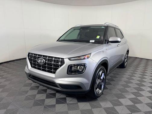Shimmering Silver 2025 Hyundai VENUE SEL