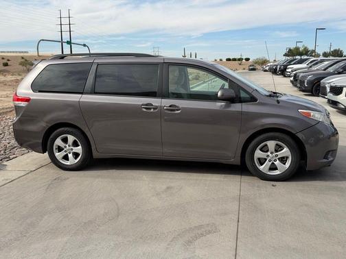 2014 Toyota Sienna LE