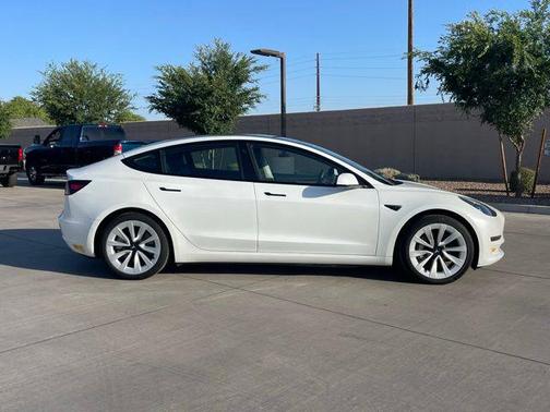 2022 Tesla Model 3 Standard Range