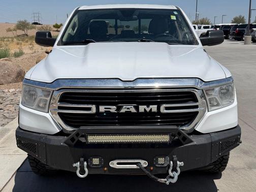 Bright White Clearcoat 2019 RAM 1500 Big Horn