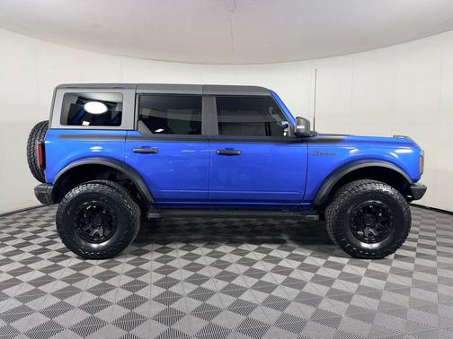 Velocity Blue Metallic 2021 Ford Bronco Badlands