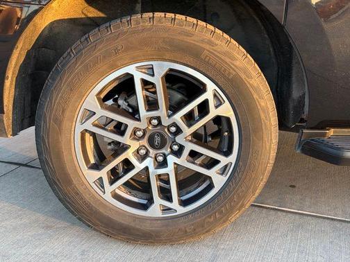 2025 Ford Expedition Max Active 4x4