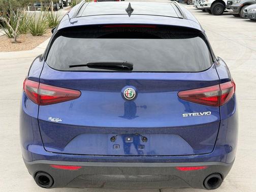 2022 Alfa Romeo Stelvio Sprint