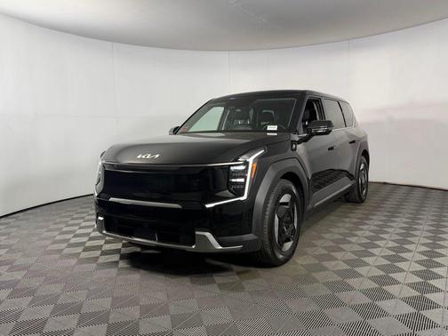 Aurora Black Pearl 2024 Kia EV9 Light Long Range