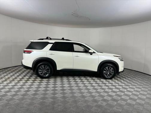 2022 Nissan Pathfinder SV 2WD