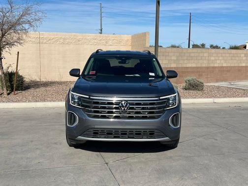 2025 Volkswagen Atlas 2.0T SE