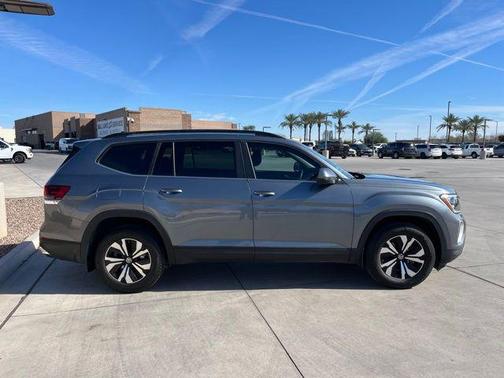 2025 Volkswagen Atlas 2.0T SE