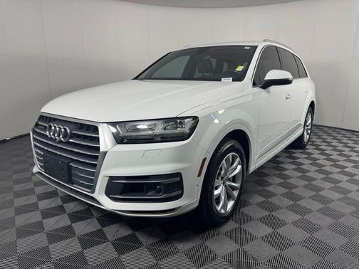 2019 Audi Q7 55 Premium Plus