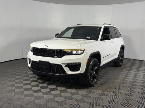 Bright White Clearcoat 2025 Jeep Grand Cherokee Limited