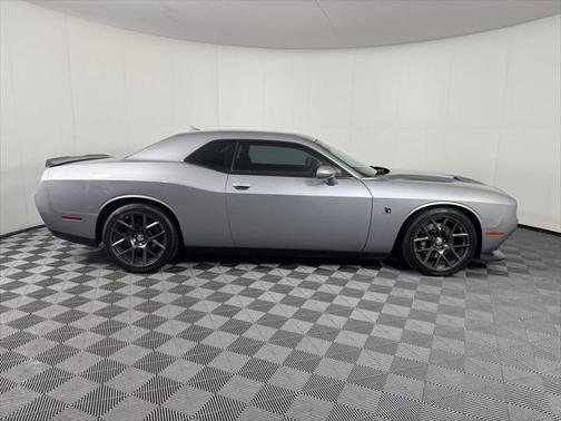 2016 Dodge Challenger R/T Scat Pack