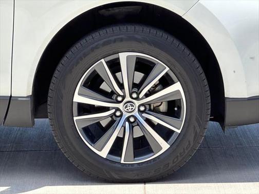 2022 Toyota Venza LE