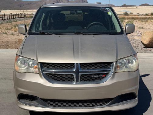 Gold 2013 Dodge Grand Caravan SXT