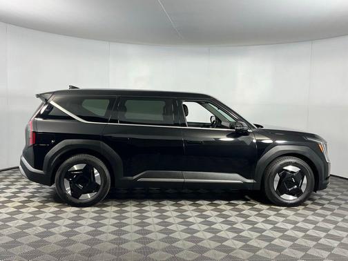 2024 Kia EV9 Light Long Range