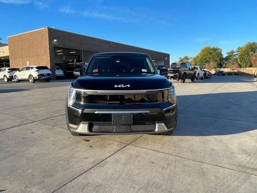 2024 Kia EV9 Light Long Range