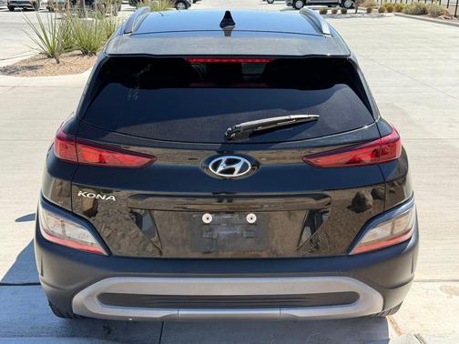 Ultra Black 2022 Hyundai KONA SEL