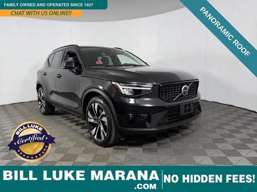 2025 Volvo XC40 B5 Plus Dark Theme