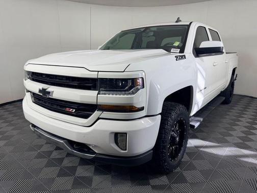 Summit White 2018 Chevrolet Silverado 1500 2LT