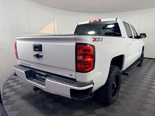 Summit White 2018 Chevrolet Silverado 1500 2LT