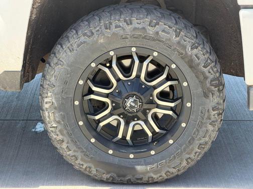 Summit White 2018 Chevrolet Silverado 1500 2LT