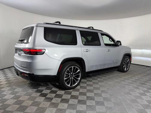 Silver Zynith 2022 Jeep Wagoneer Series II 4x4