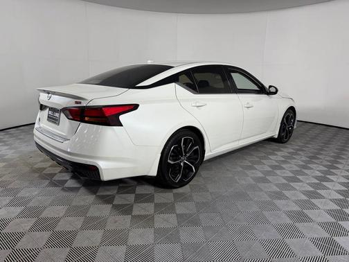 2023 Nissan Altima SR FWD