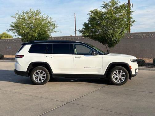 Bright White Clearcoat 2022 Jeep Grand Cherokee L Limited