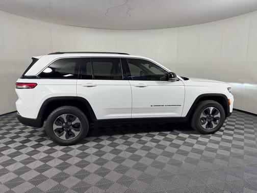 2022 Jeep Grand Cherokee 4xe Base