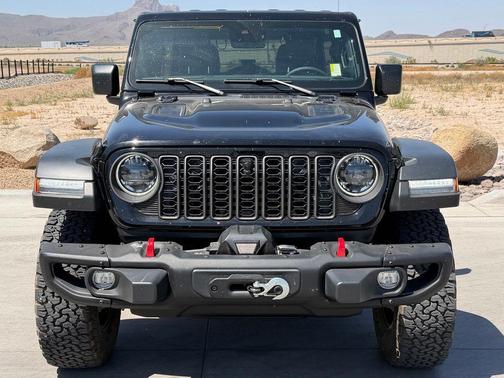 Black Clearcoat 2024 Jeep Wrangler Rubicon