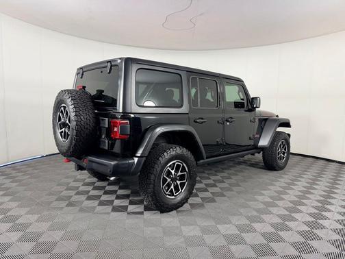 Black Clearcoat 2024 Jeep Wrangler Rubicon