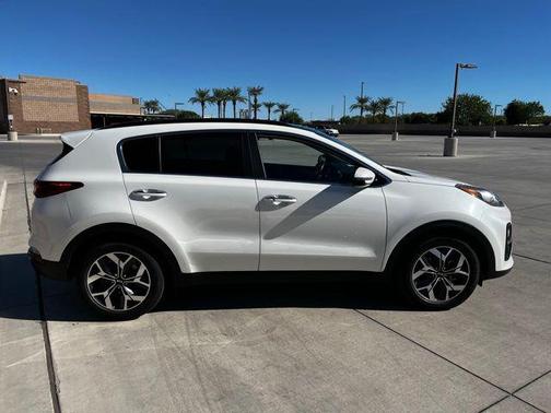 2022 Kia Sportage EX