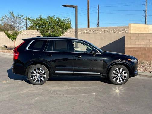 2025 Volvo XC90 B6 Plus 7-Seater