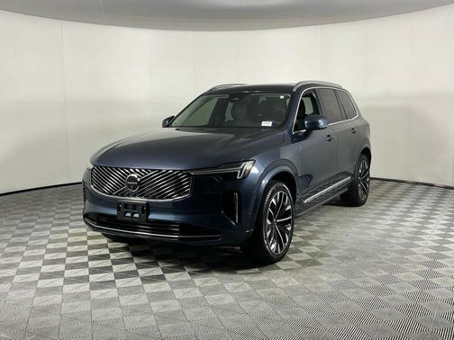 2025 Volvo XC90 B6 Plus 7-Seater