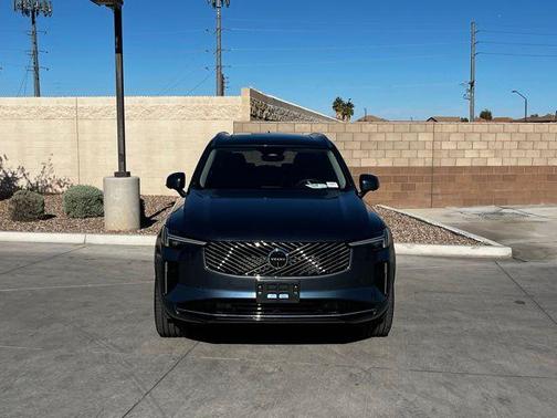 2025 Volvo XC90 B6 Plus 7-Seater